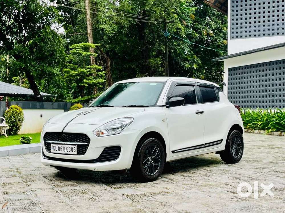 Maruti Suzuki Swift Lxi Optional-o, 2023, Petrol