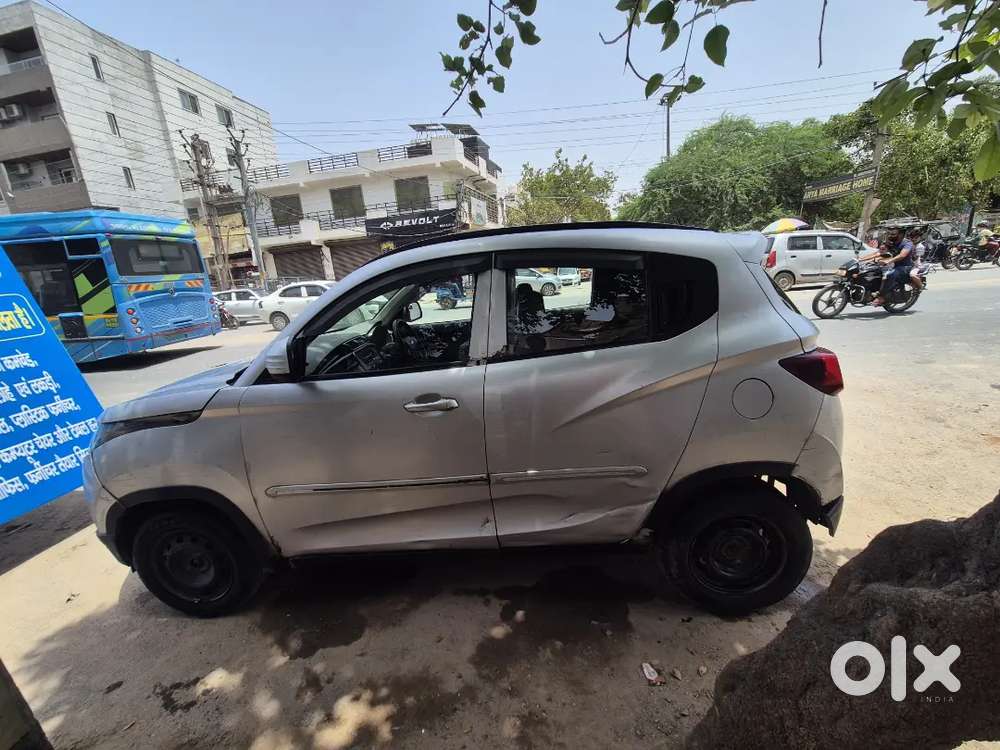 Mahindra Kuv 100 K4 6 Seater