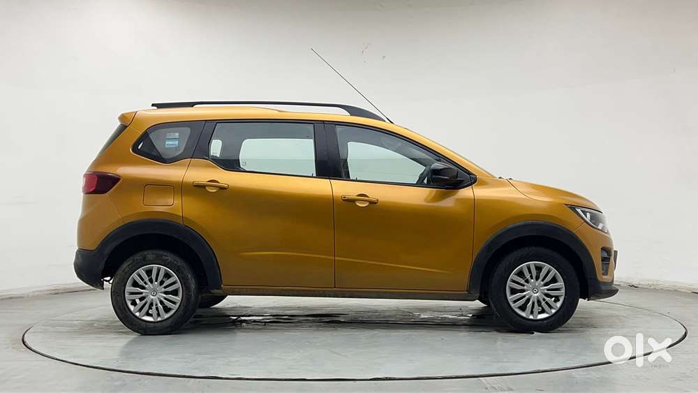 Renault Triber Rxt, 2022, Petrol