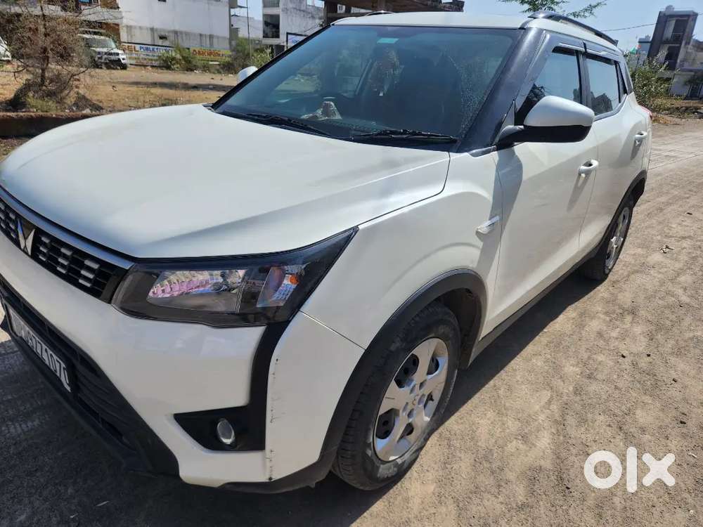 Mahindra Xuv300 2023 Petrol Well Maintained