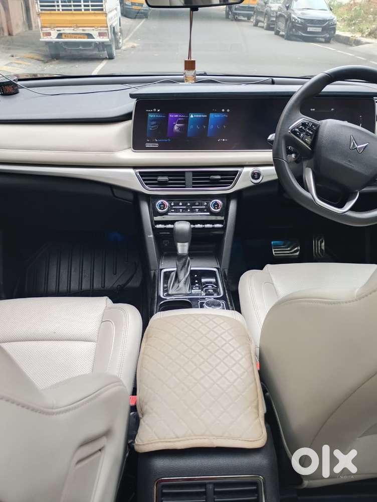 Mahindra Xuv700 2.2 Ax 7 Diesel At Str, 2024, Diesel