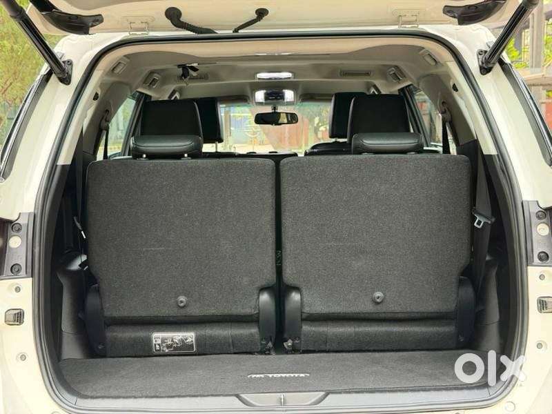 Toyota Fortuner 4x2 At 2.7 Petrol, 2024