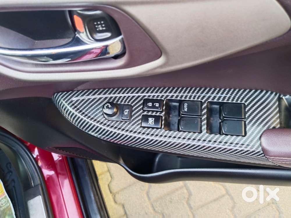 Toyota Urban Cruiser Taisor V 1.0 Petrol At Dual Tone, 2024, Petrol