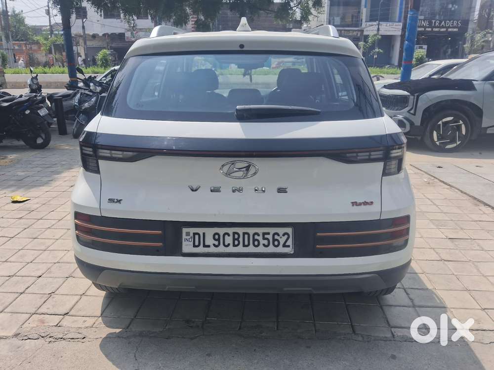 Hyundai Venue 1.0 Sx (o) Turbo Dct, 2023, Petrol