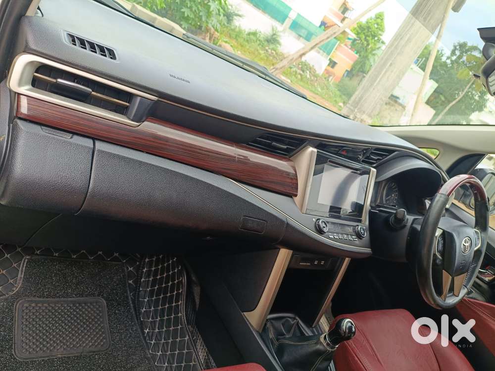 Toyota Innova Crysta 2.4 V, 2016, Diesel