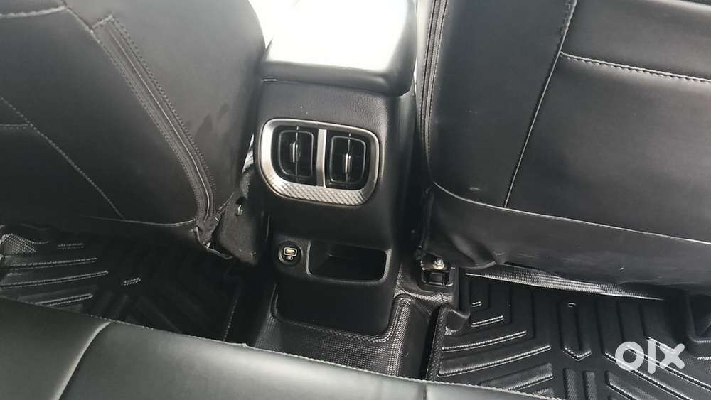 Kia Sonet 2023 Petrol Well Maintained