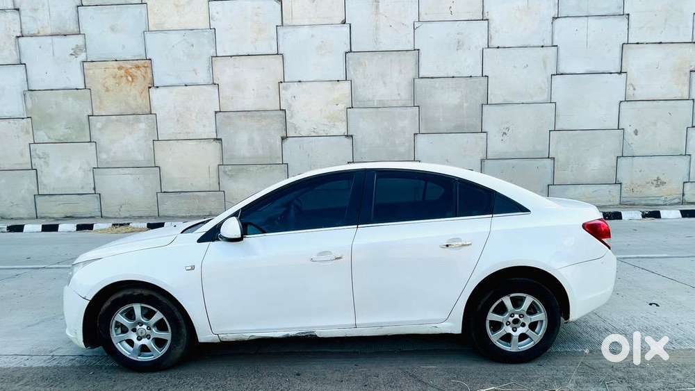 Chevrolet Cruze 2011 Diesel 150000 Km Driven