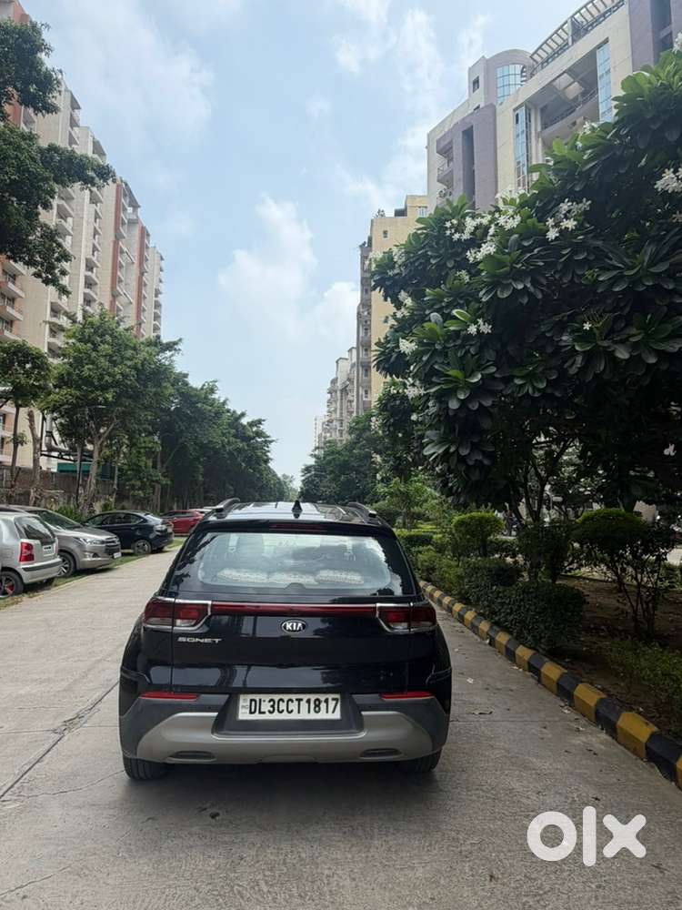 Kia Sonet Petrol 2020 With All Service Bills And Well Maintainedcar