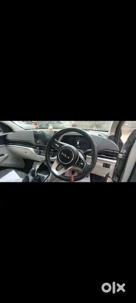 Kia Carens 2023 Petrol Well Maintained