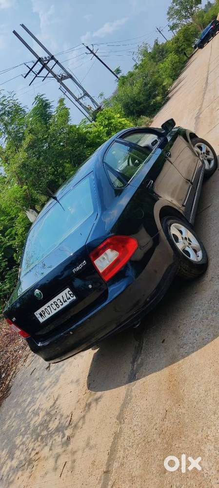 Skoda Rapid 1.6 Mpi At Elegance Plus, 2012, Petrol