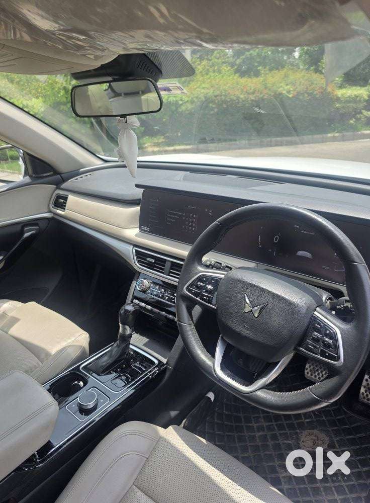 Mahindra Xuv700 2.2 Ax 7 Diesel At Str Awd, 2022, Diesel
