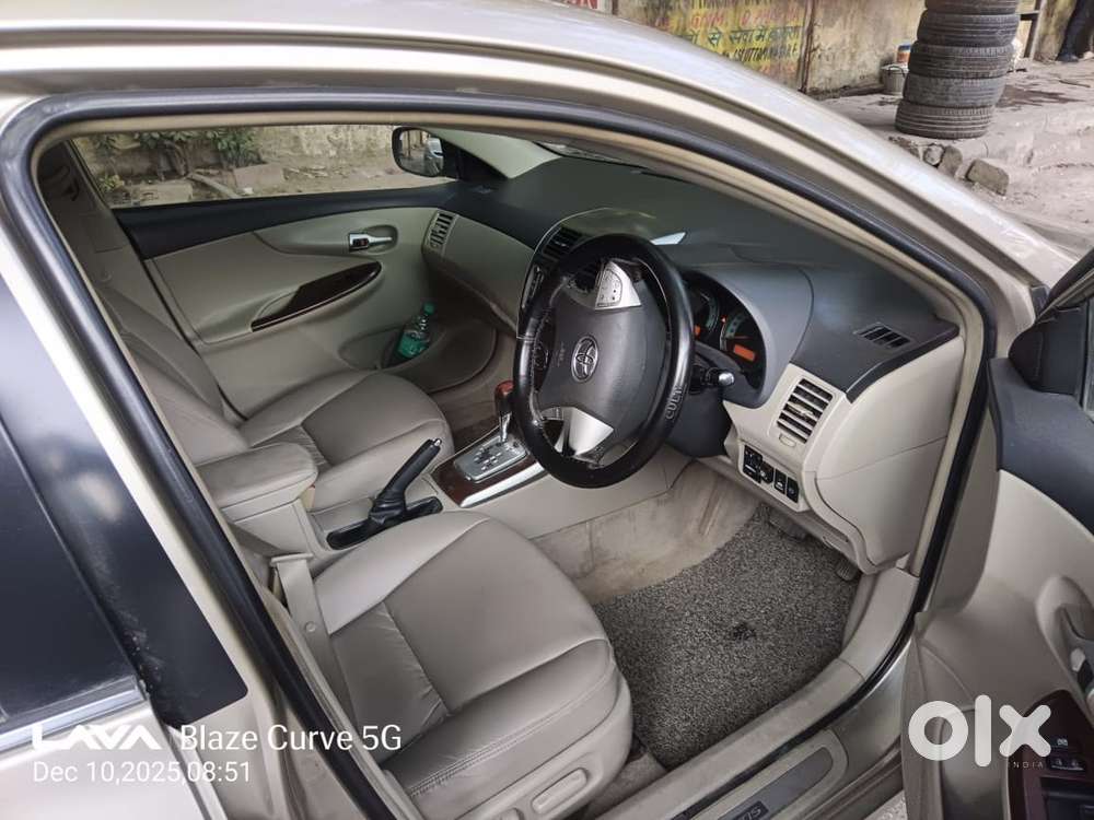 Toyota Corolla Altis 2012
