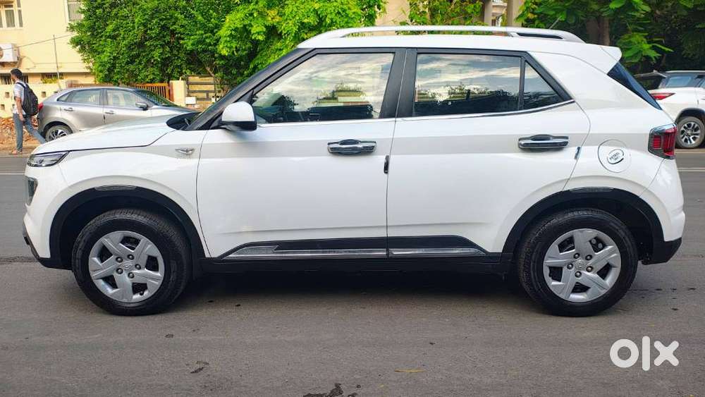 Hyundai Venue 1.2 S (o), 2020, Cng & Hybrids