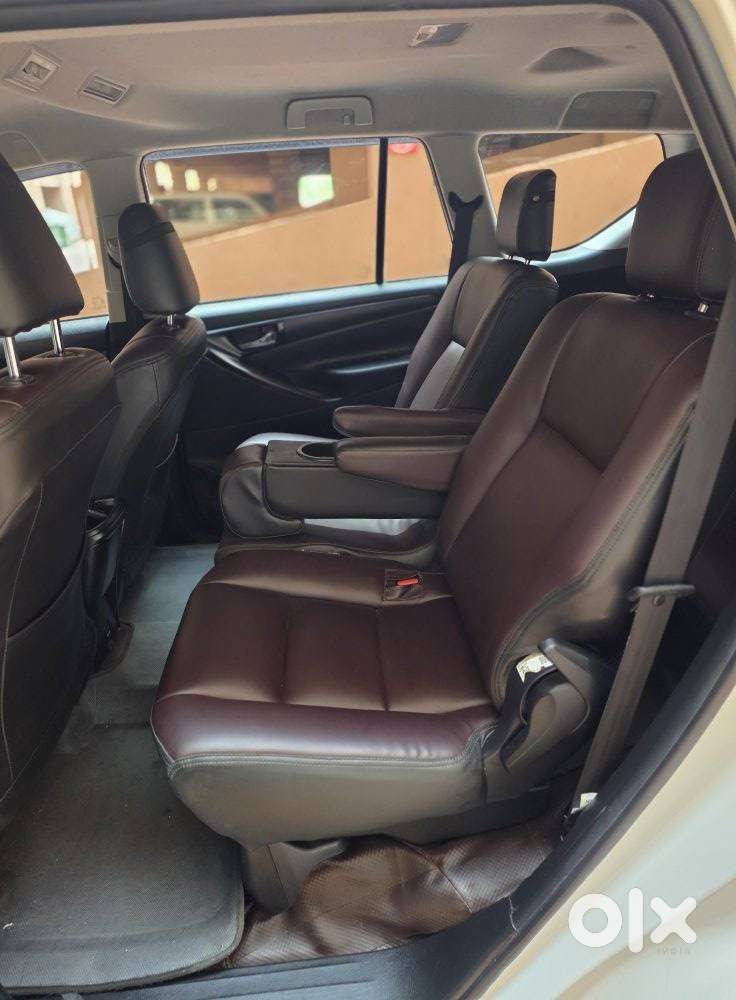 Toyota Innova Crysta [2020-ongoing] 2.4 Gx 7 Str, 2025, Diesel