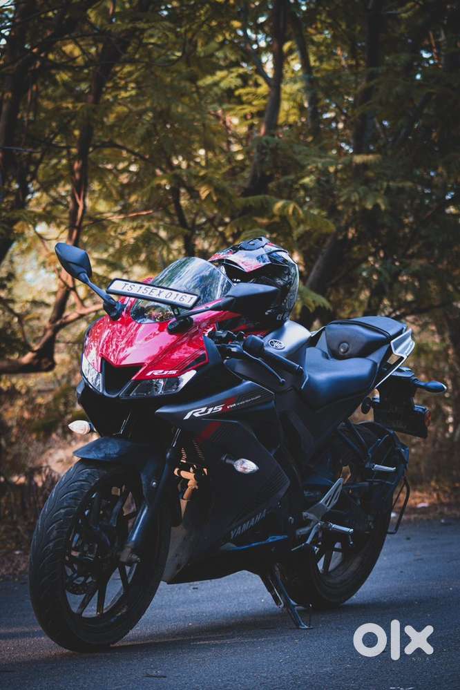 Bike Hd Wallpaper R15 V3 Full Image R15V3 BS-4 Engine With 45kmpl