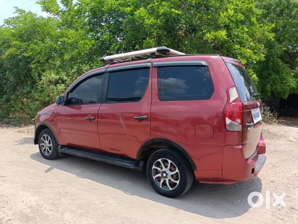 Mahindra Xylo 2012