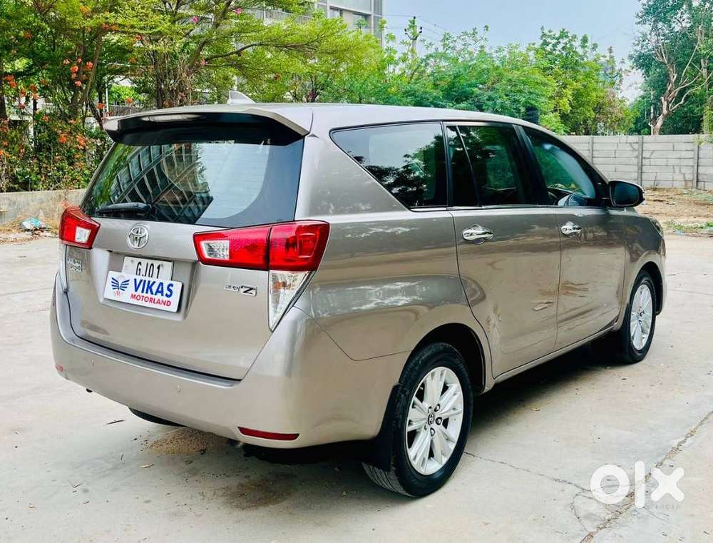 Toyota Innova Crysta 2.8 Zx At 7 Seater, 2016, Diesel