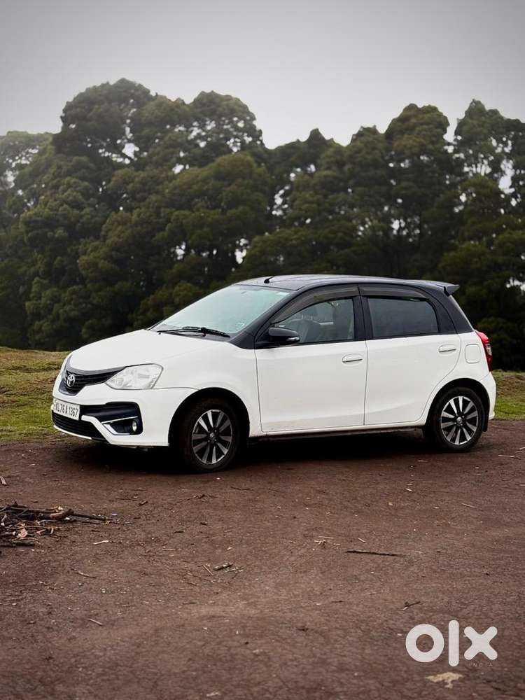 Toyota Etios Liva 2019 Dual Tone