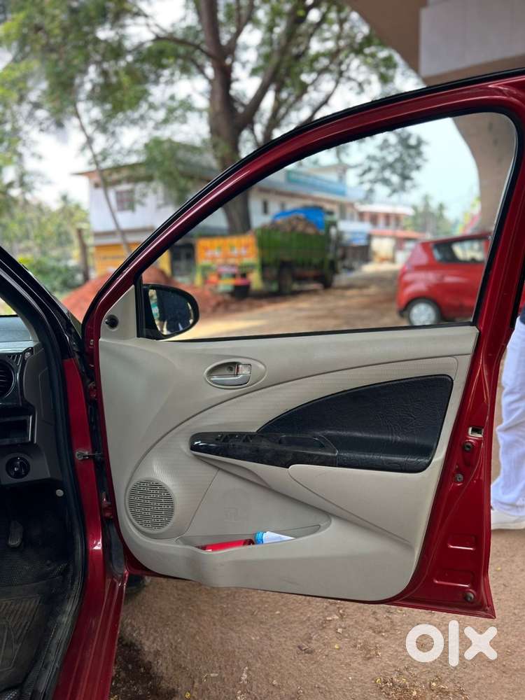 Toyota Etios Liva 2016 Petrol Well Maintained