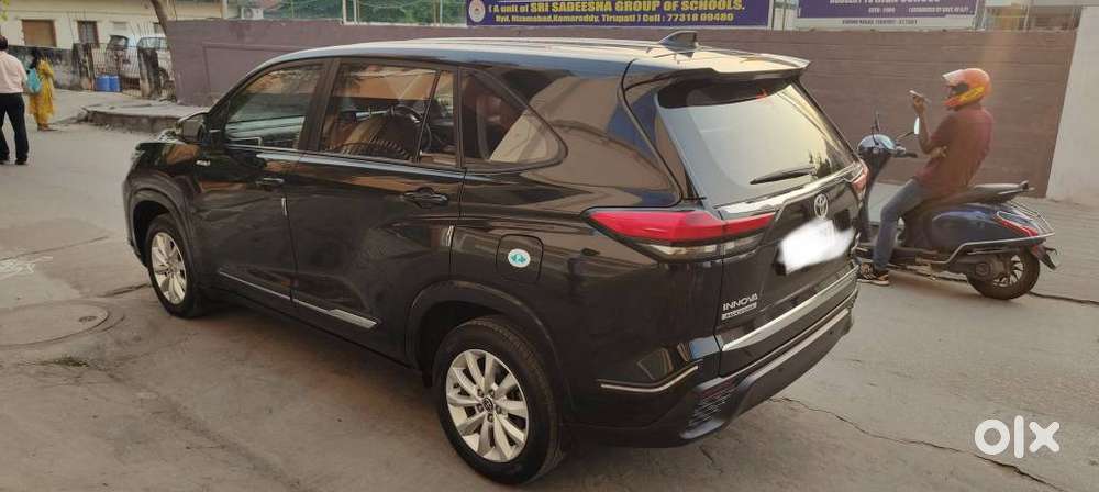 Toyota Innova Hycross 2.0 Vx Hybrid 7 Str, 2023, Petrol