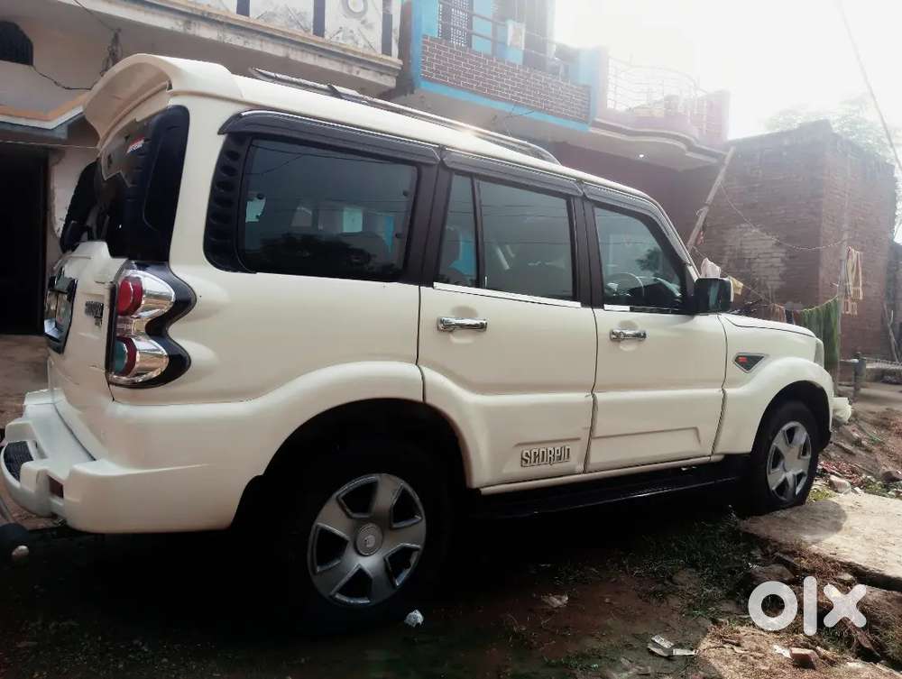 Mahindra Scorpio S6 2015