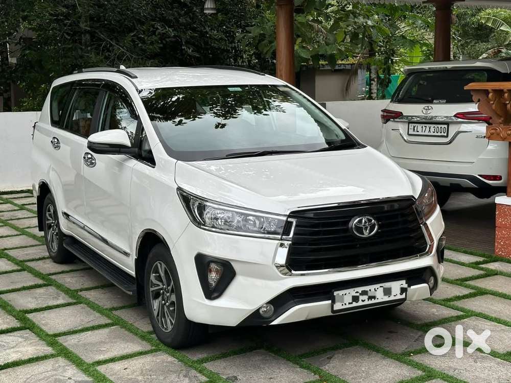 Toyota Innova Crysta 2.4 Gx Limited Edition At 7 Str, 2022, Diesel