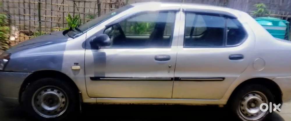 2 Keys . Very Good Condition.runing