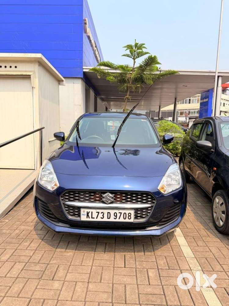 Maruti Suzuki Swift Vxi + Manual, 2022, Petrol