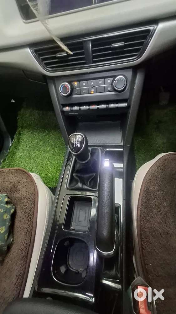 Mahindra Xuv700 Ax 3 2023