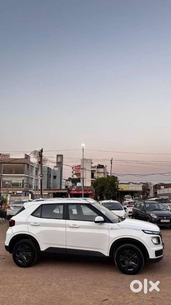 Hyundai Venue S 1.2 Petrol, 2024, Petrol
