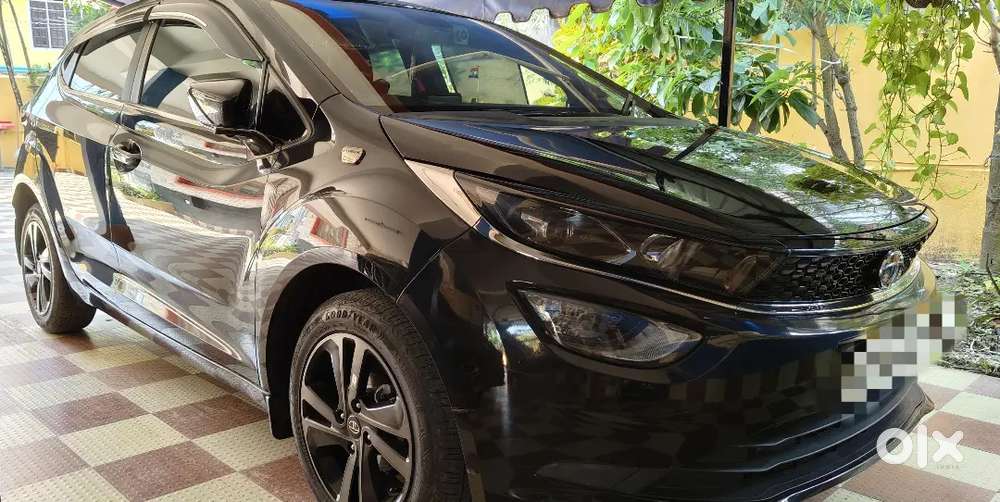 Tata Altroz Dark Edition
