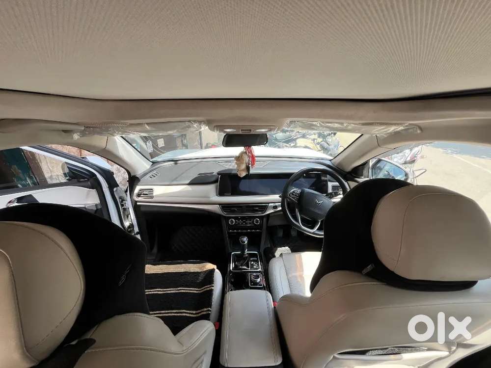 Mahindra Xuv700l 2024 Diesel 30000 Km Driven