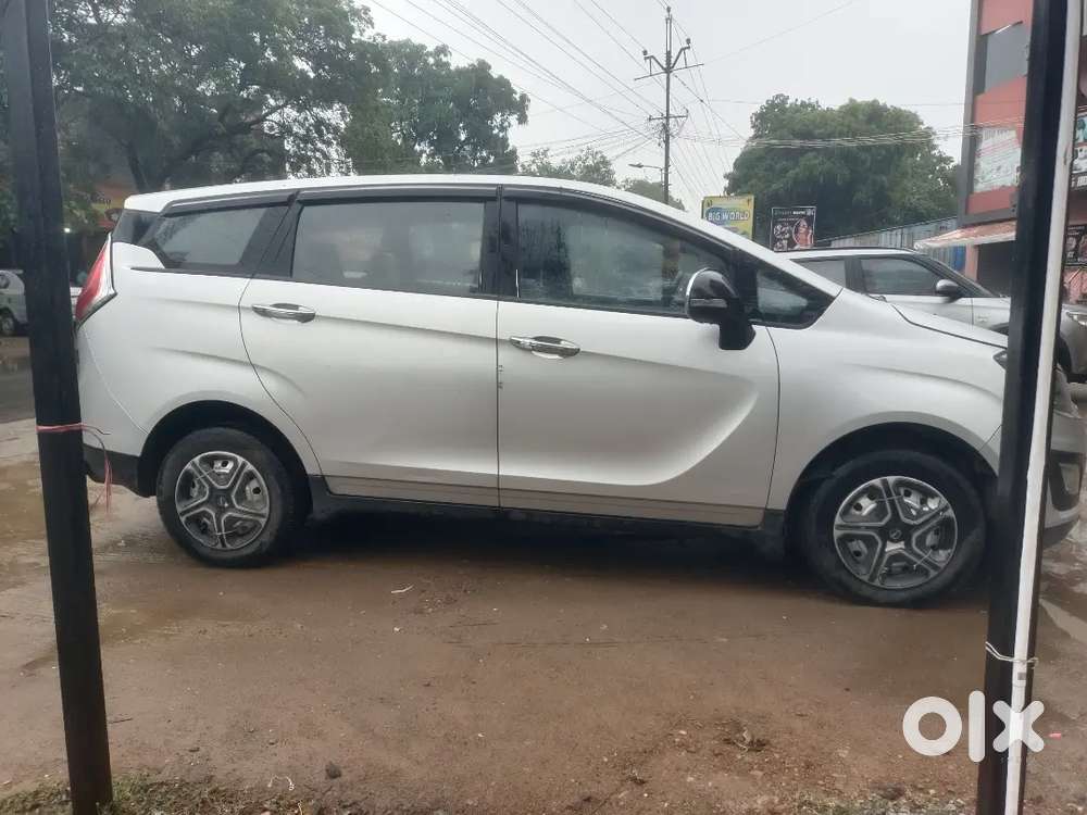 Mahindra Marazzo 2021 2nd Owner