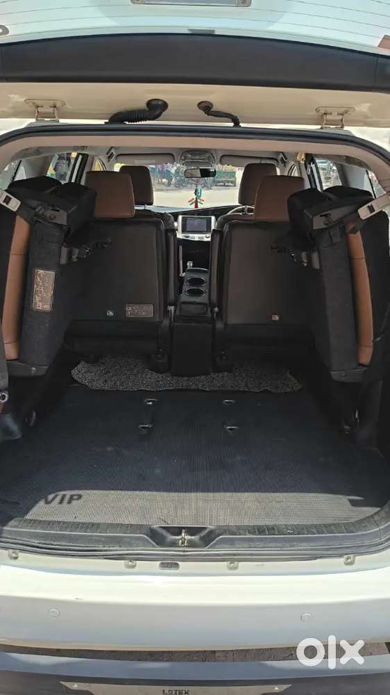 Toyota Innova Crysta 2016 At Diesel 3rd
