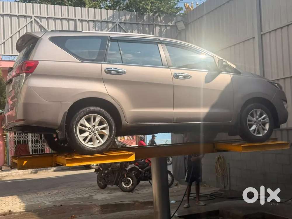 Toyota Innova Crysta 2016
