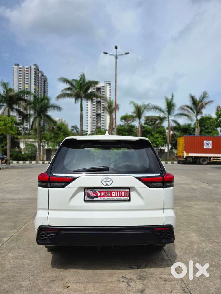 Toyota Innova Hycross 2.0 Zx (o) Hybrid 7 Str, 2024, Petrol