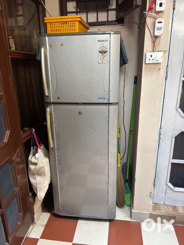 Samsung 315L Double Door Refrigerator