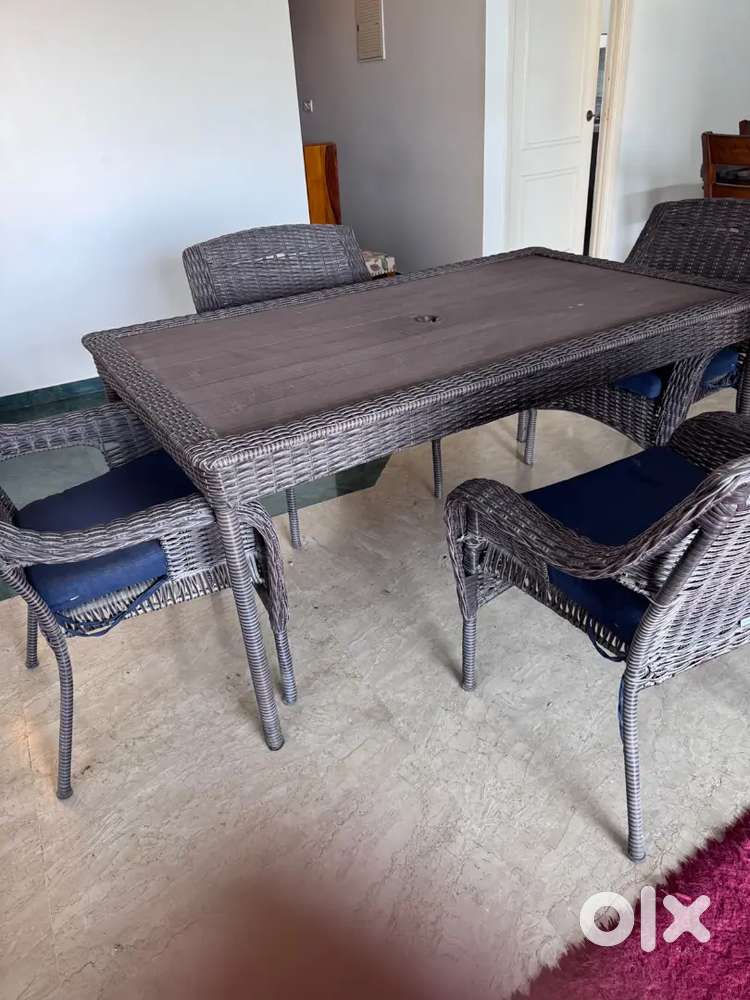 Garden / Outdoor Table and Chair Set