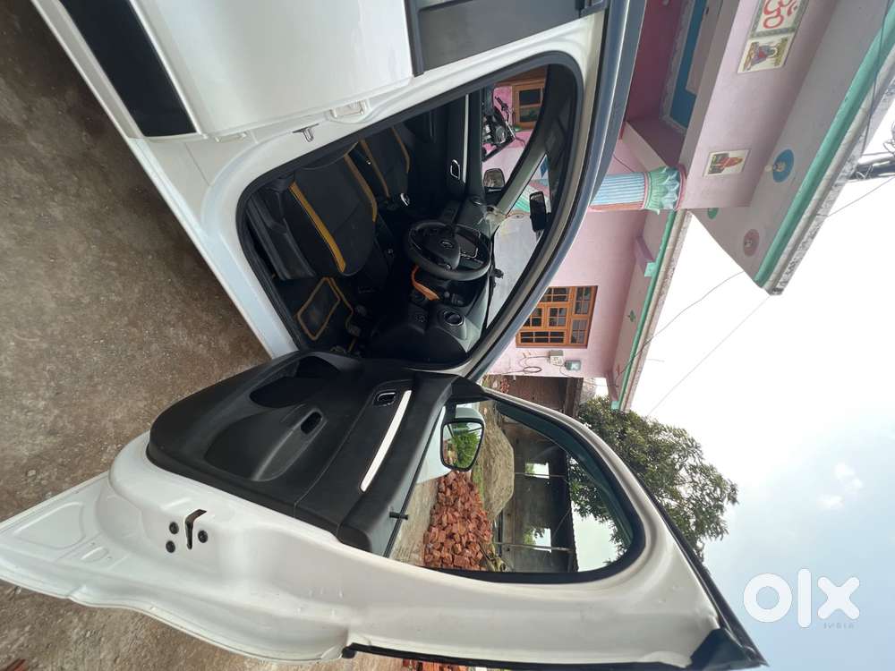 Renault Kwid 1.0 Petrol 2024