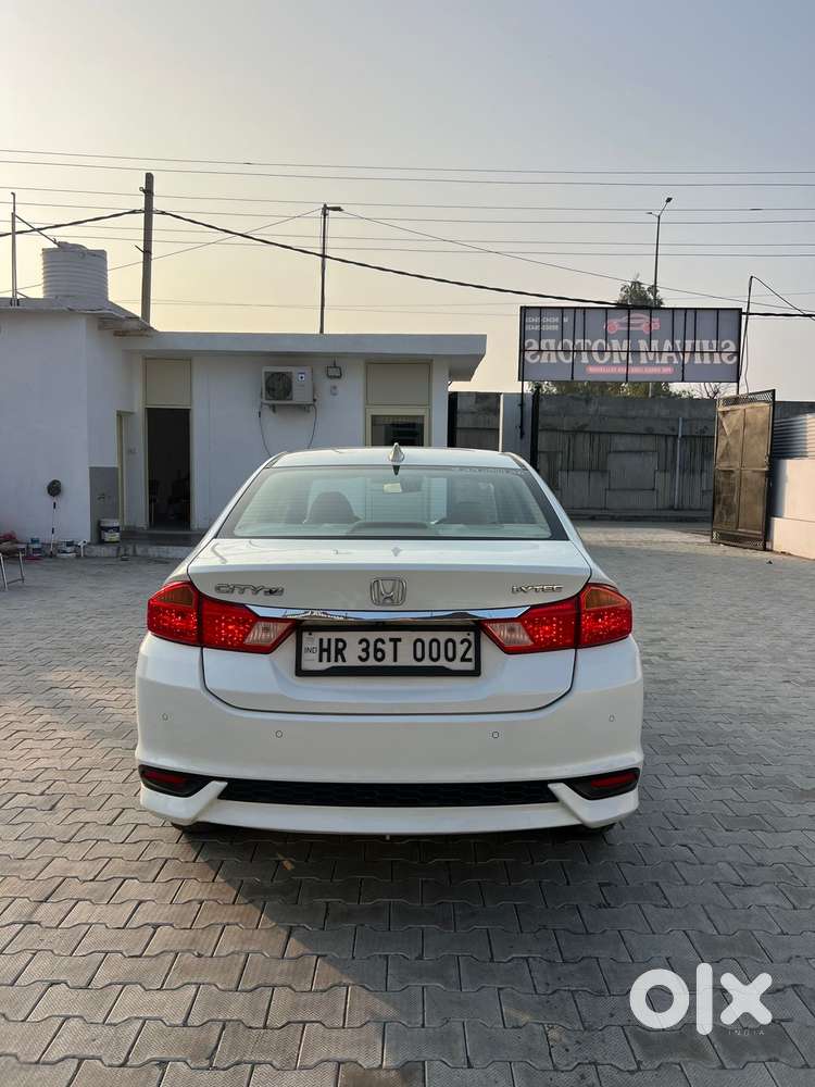 Honda City 1.5 V 5th Gen I-vtec Mt, 2022, Petrol