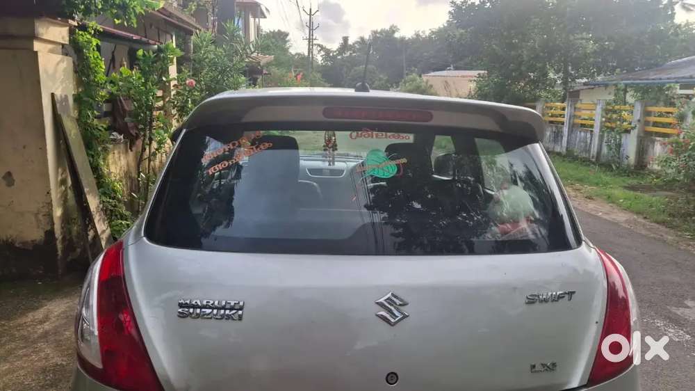 Maruti Suzuki Swift Lxi 2015