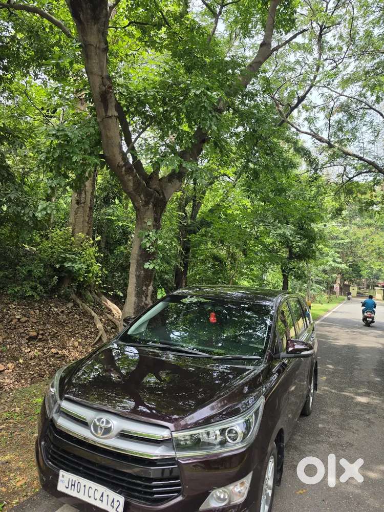 Toyota Innova Crysta 2016 Diesel 117000 Km Driven