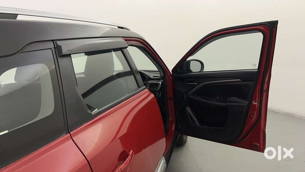 Maruti Suzuki Brezza 1.5 Zxi Smart Hybrid Dual Tone, 2023, Petrol