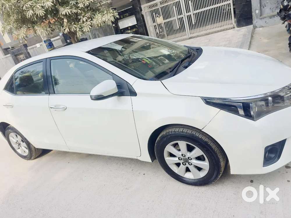 Toyota Corolla Altis 2015 Petrol Well Maintained