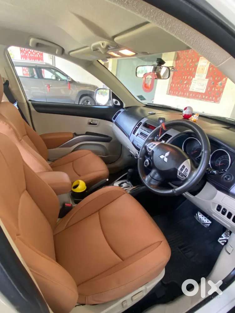 Mitsubishi Outlander Petrol 2011