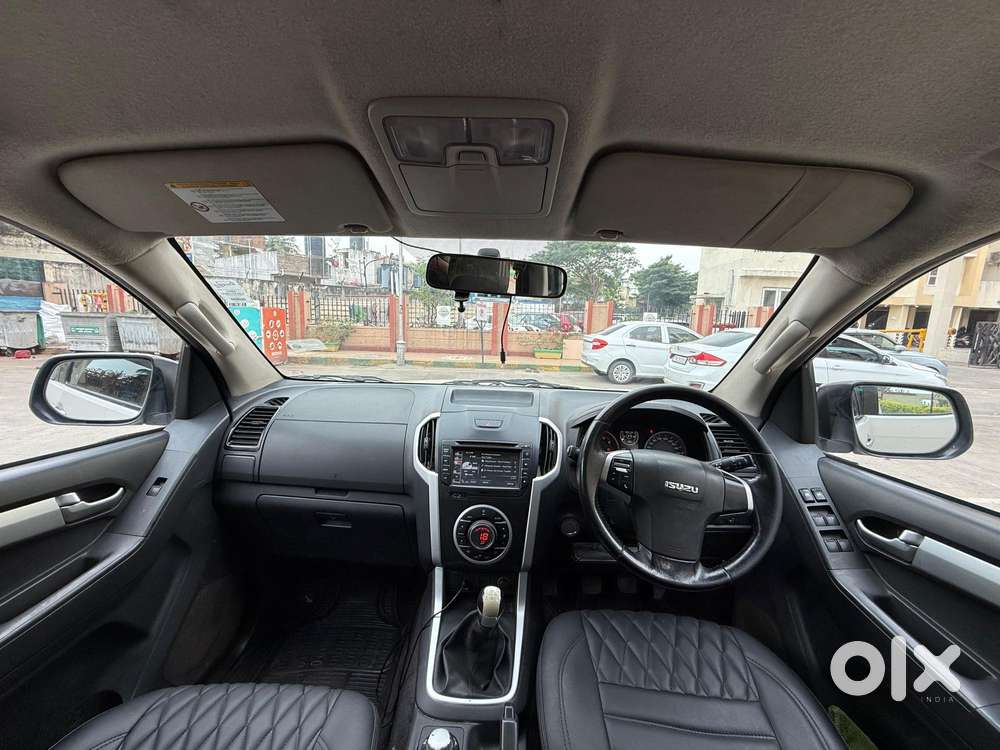 Isuzu V-cross Z Prestige 4x4 Mt, 2019, Diesel