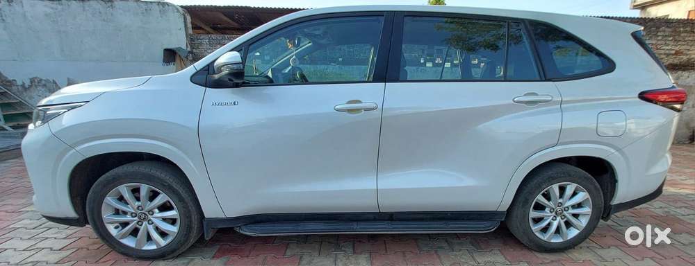 Toyota Innova Hycross 2.0 Vx Hybrid 7 Str, 2023, Cng & Hybrids