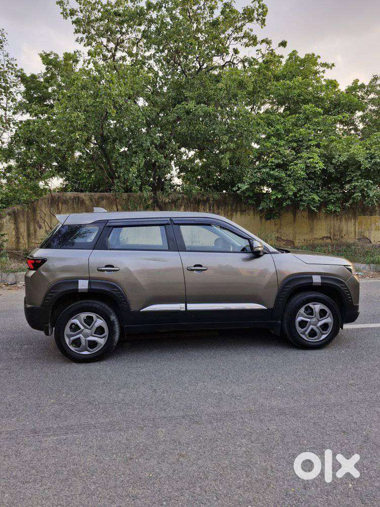Maruti Suzuki Brezza 1.5 Lxi Smart Hybrid, 2024, Petrol