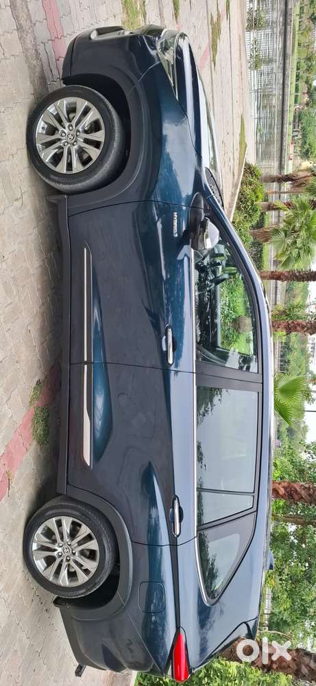 Toyota Innova Hycross 2.0 Zx Hybrid 7 Str, 2024, Petrol