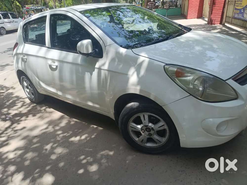 Hyundai I20 2012 Cng & Hybrids 70000 Km Driven